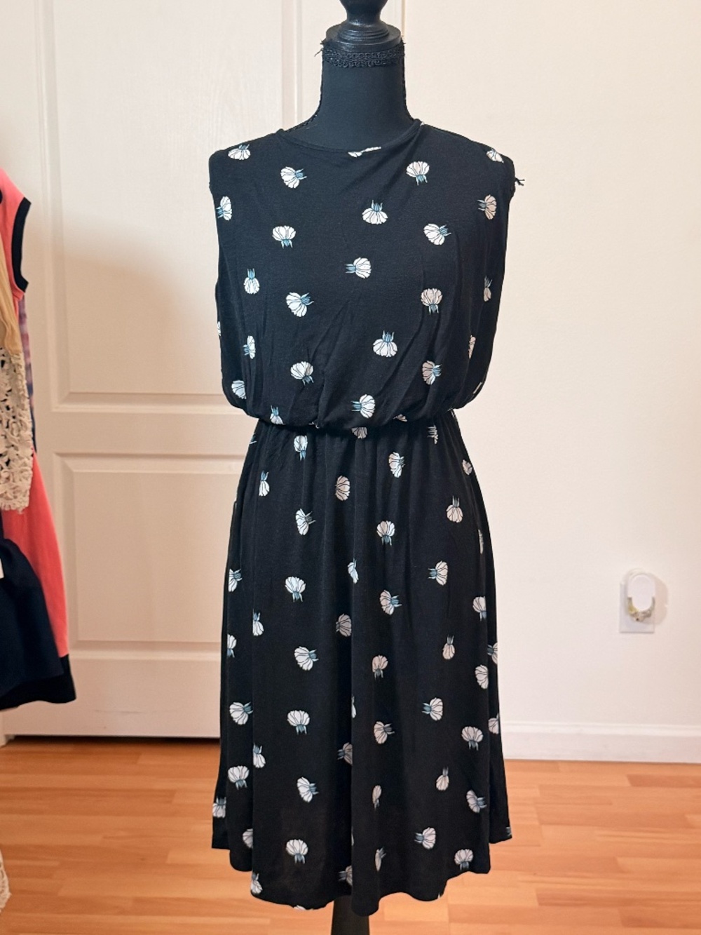 LOFT Black Floral Print Keyhole Back Fit & Flare Dress Sz SP